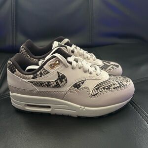 Nike Air Max 1 '87 Lt Orewood Brn HF5338-100 Women’s Size 6‎